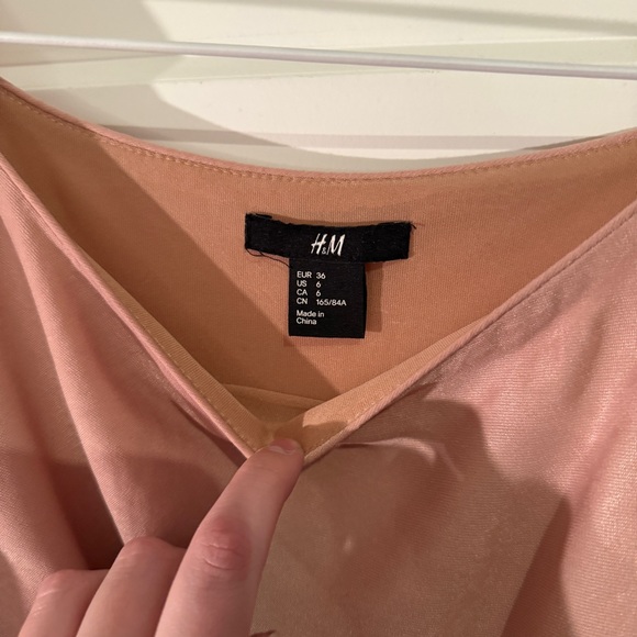 H&M Blush Sleeveless Pleated Midi Dress - Picture 2 of 5